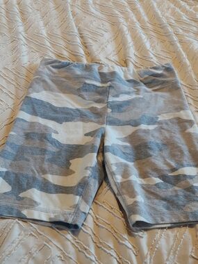 Freshman 1996 Girls Camo Biker Shorts - Size L (12/14)
